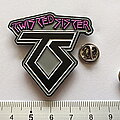 Twisted Sister - Pin / Badge - Twisted Sister shaped  pin badge n3