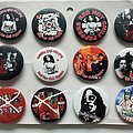 Red Hot Chili Peppers - Pin / Badge -   Red Hot Chili Peppers various new buttons 4.4 cm  --  b86