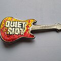 Quiet Riot - Pin / Badge - Quiet Riot - original 80's prismatic guitar pin colour