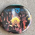 Twisted Sister - Pin / Badge - Twisted Sister Under the Blade badge 25mm