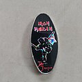 Iron Maiden - Pin / Badge - Iron Maiden Oval glitter The Trooper badge