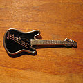 Judas Priest - Pin / Badge - JUDAS PRIEST logo vintage guitar pin