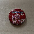 Iron Maiden - Pin / Badge - Iron Maiden - S/T, Prismatic button (Red version)
