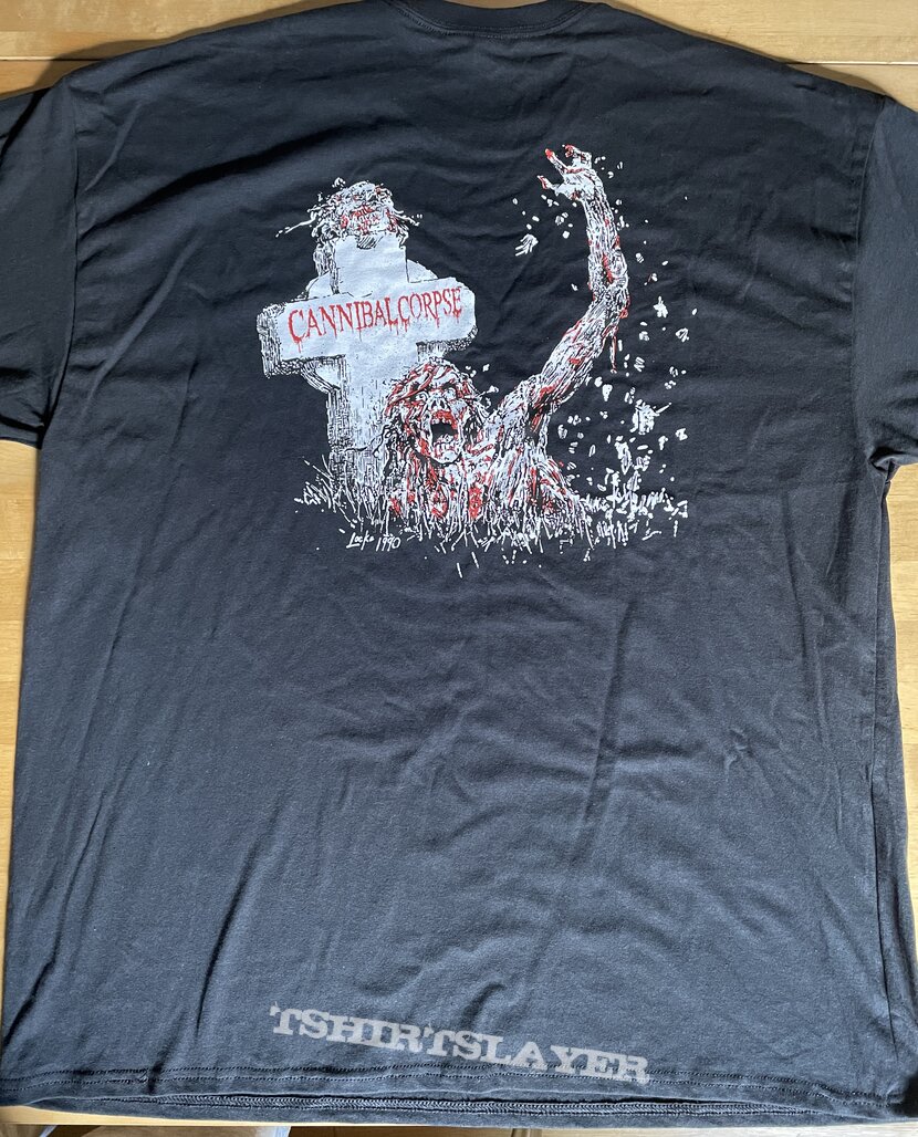 Cannibal Corpse - A Skull Full Of Maggots TS