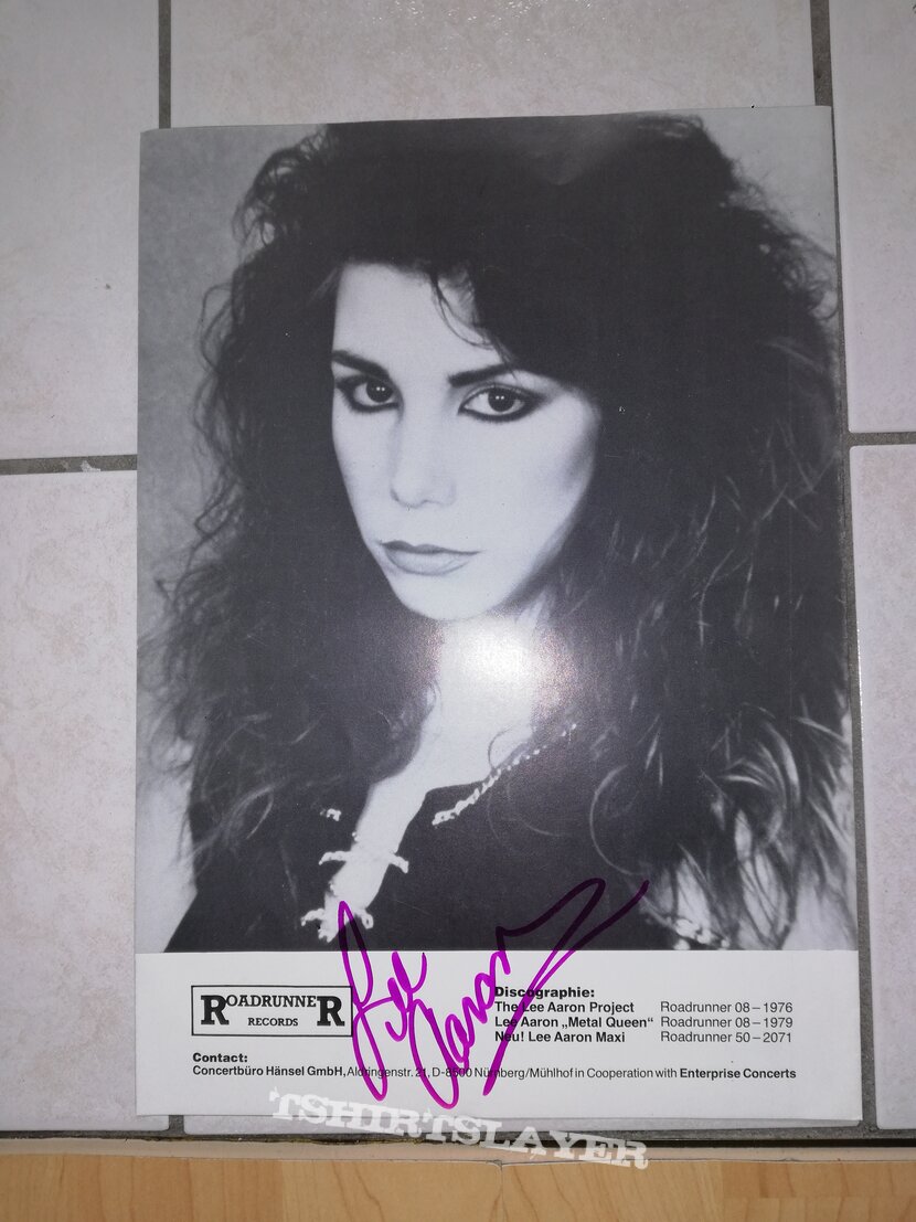 Lee Aaron - promo photo 86 signed