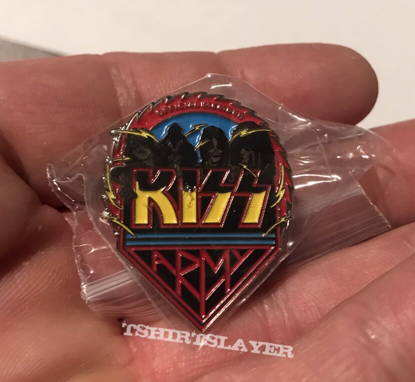 Kiss Army pin