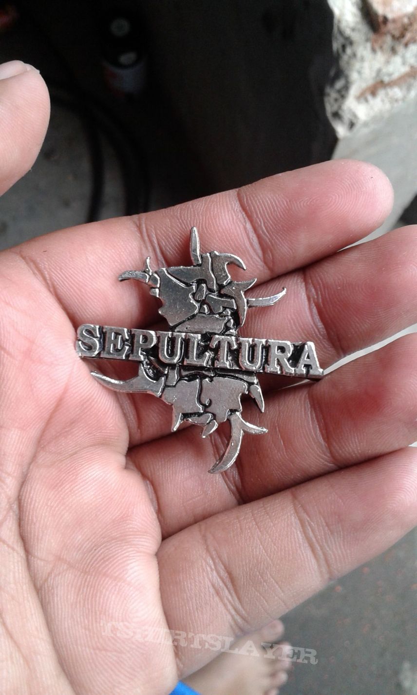 Sepultura metal pin