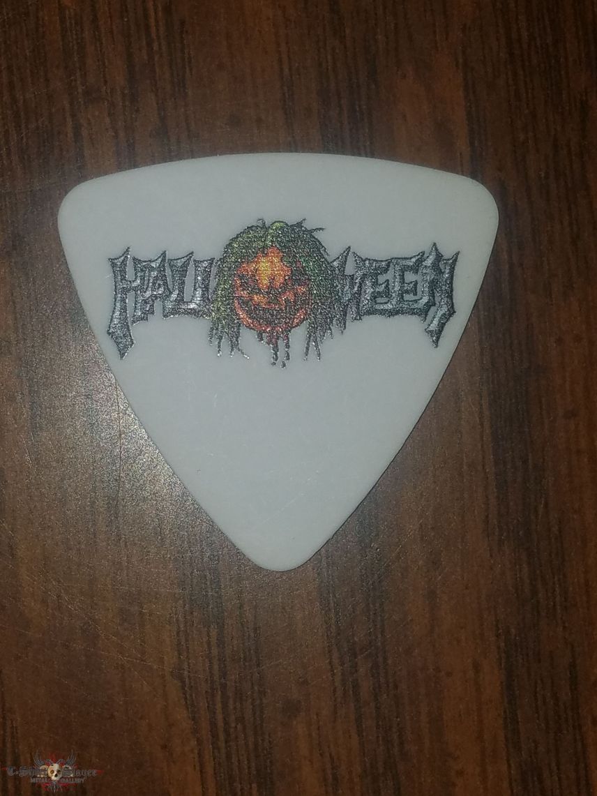 Halloween George Neal signature bass pick