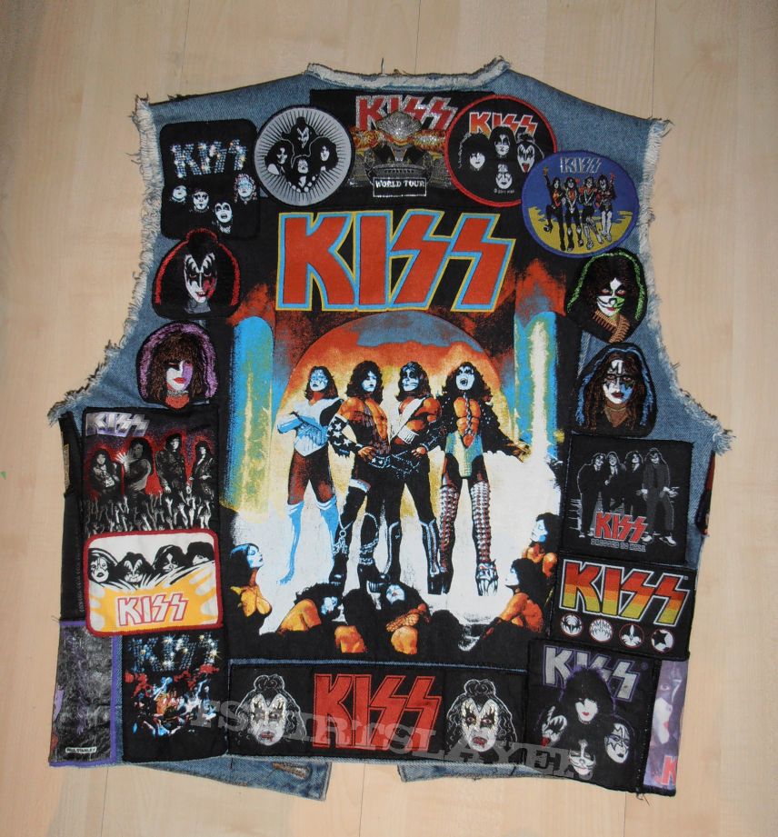 KISS battlevest