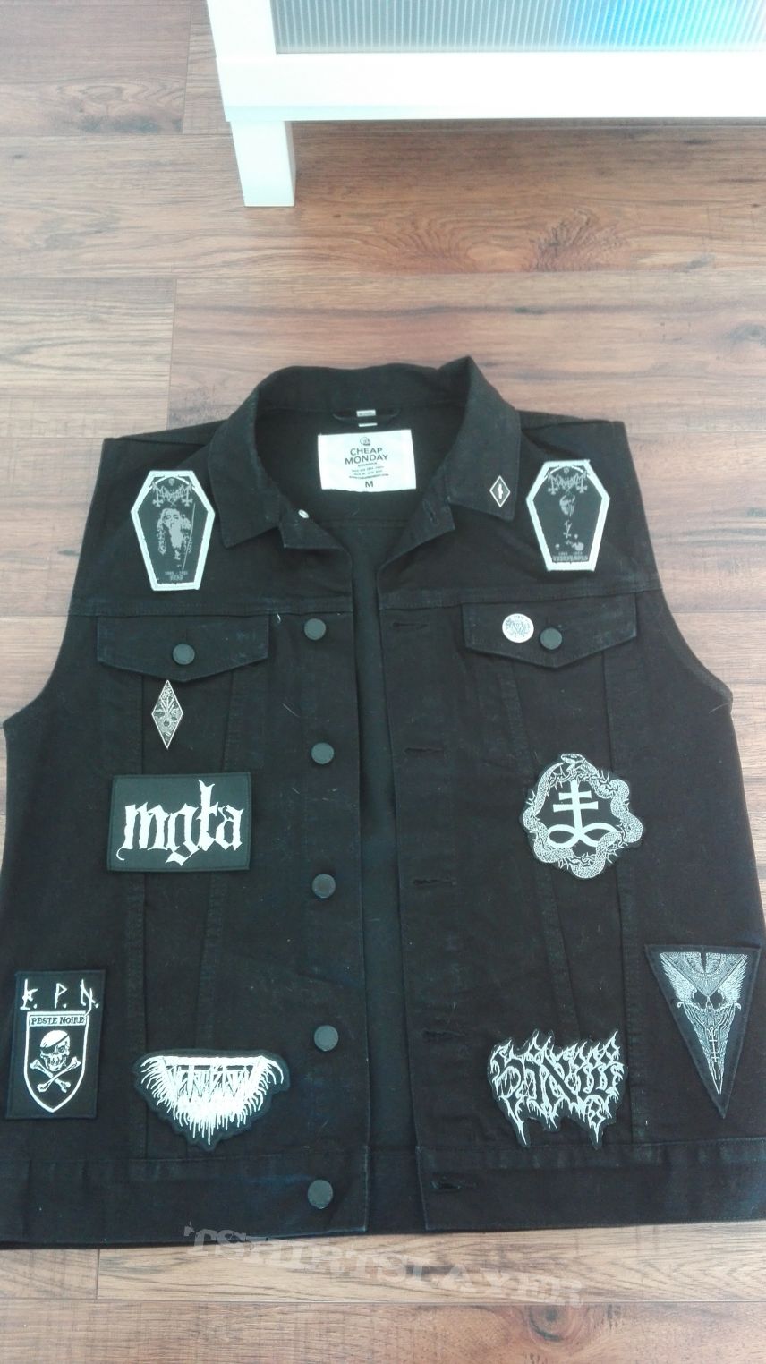 Acherontas Monochrome Vest (layout draft)