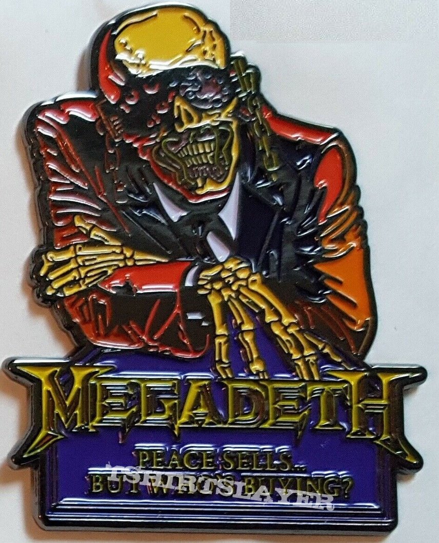 Megadeth shaped speld pin badge  n4