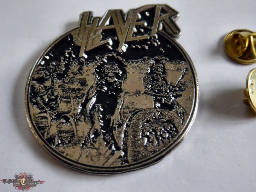 Slayer shaped  pin badge  n7