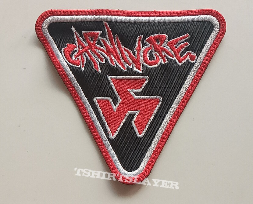Carnivore triangle patch  red border c44