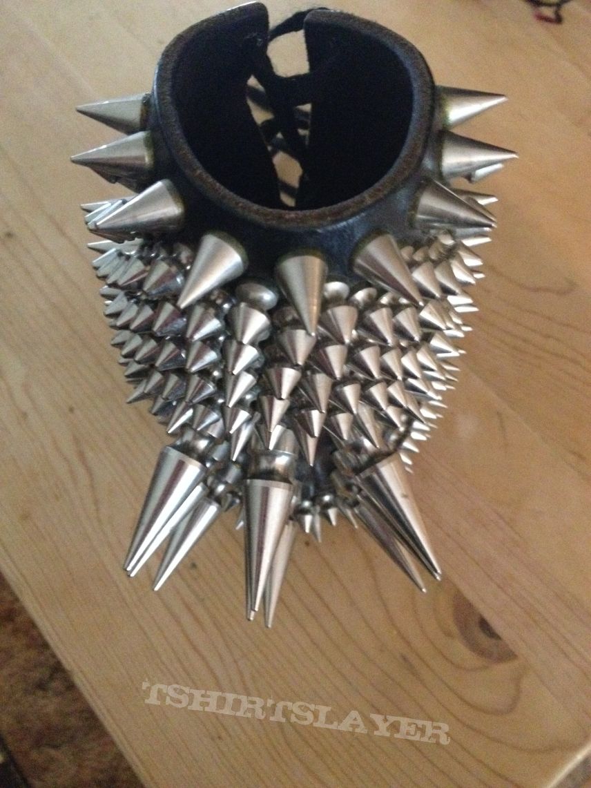 None Metal Gauntlet, 9 Spikes ov Satan, hand made by Duffmetal