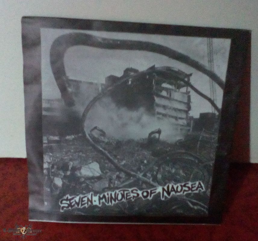 7MON seven minutes of nausea - 7&quot;