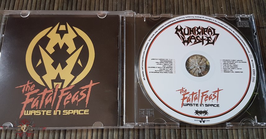 Municipal Waste The fatal feast (Waste in space)