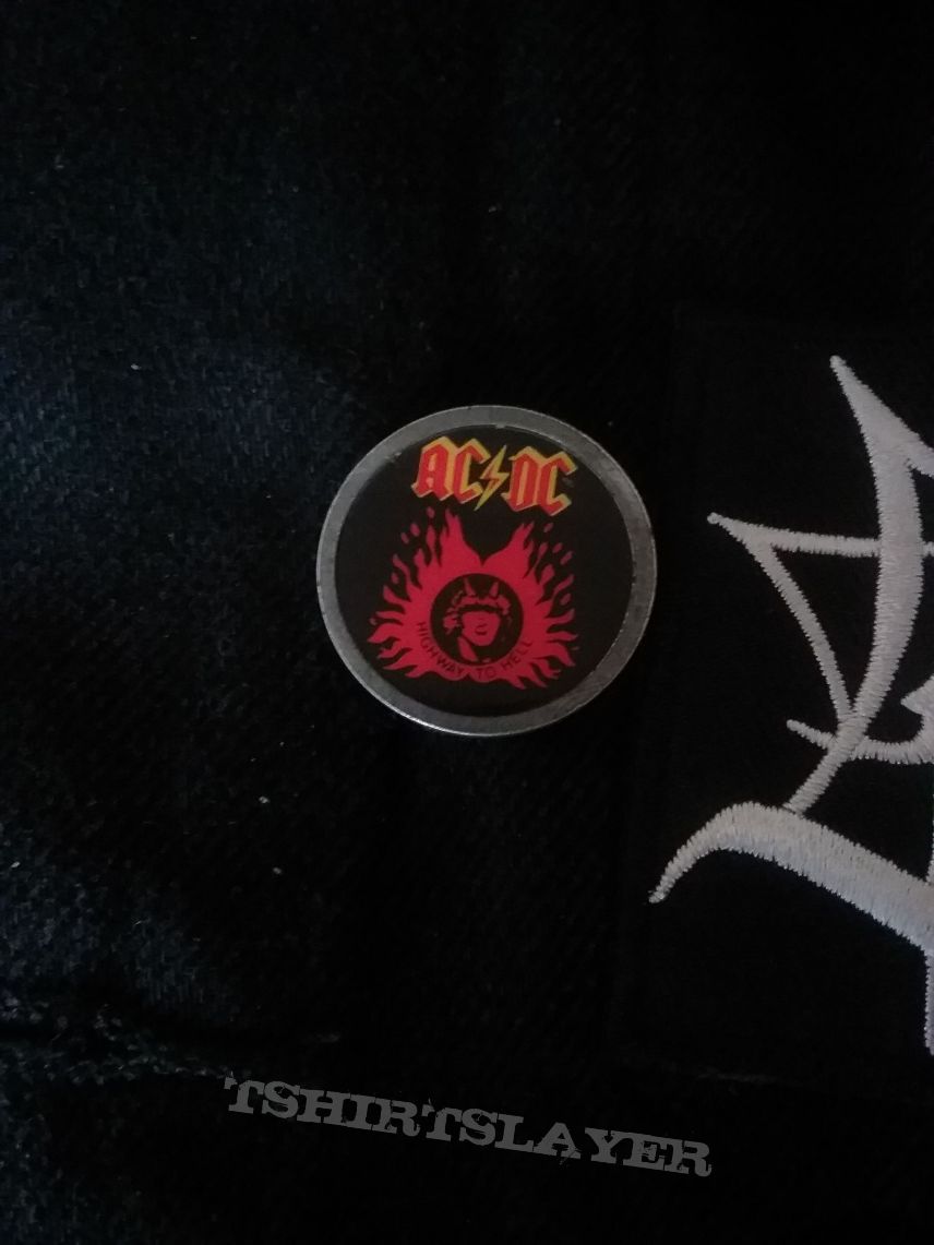 AC/DC Highway to Hell badge 