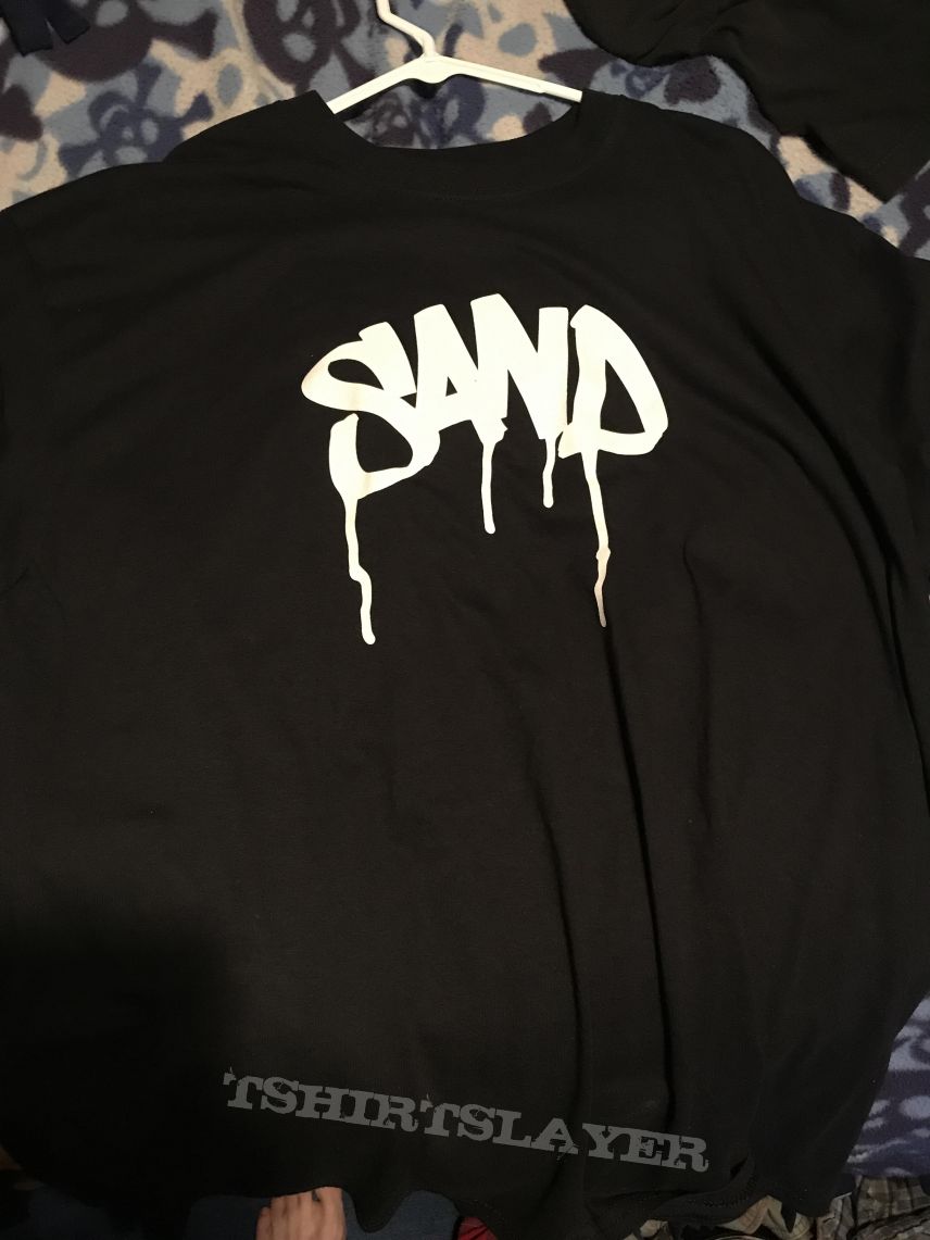 Sand graffiti logo shirt