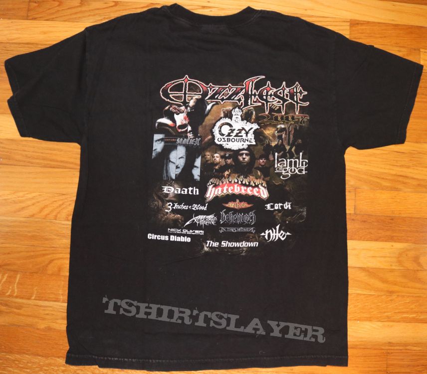 Ozzfest selling 2007 Tour T-shirt and sample cd