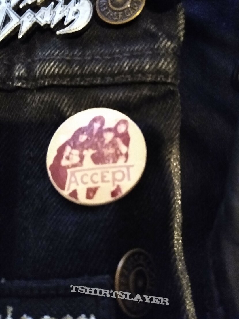 Accept -80&#039;s button badge