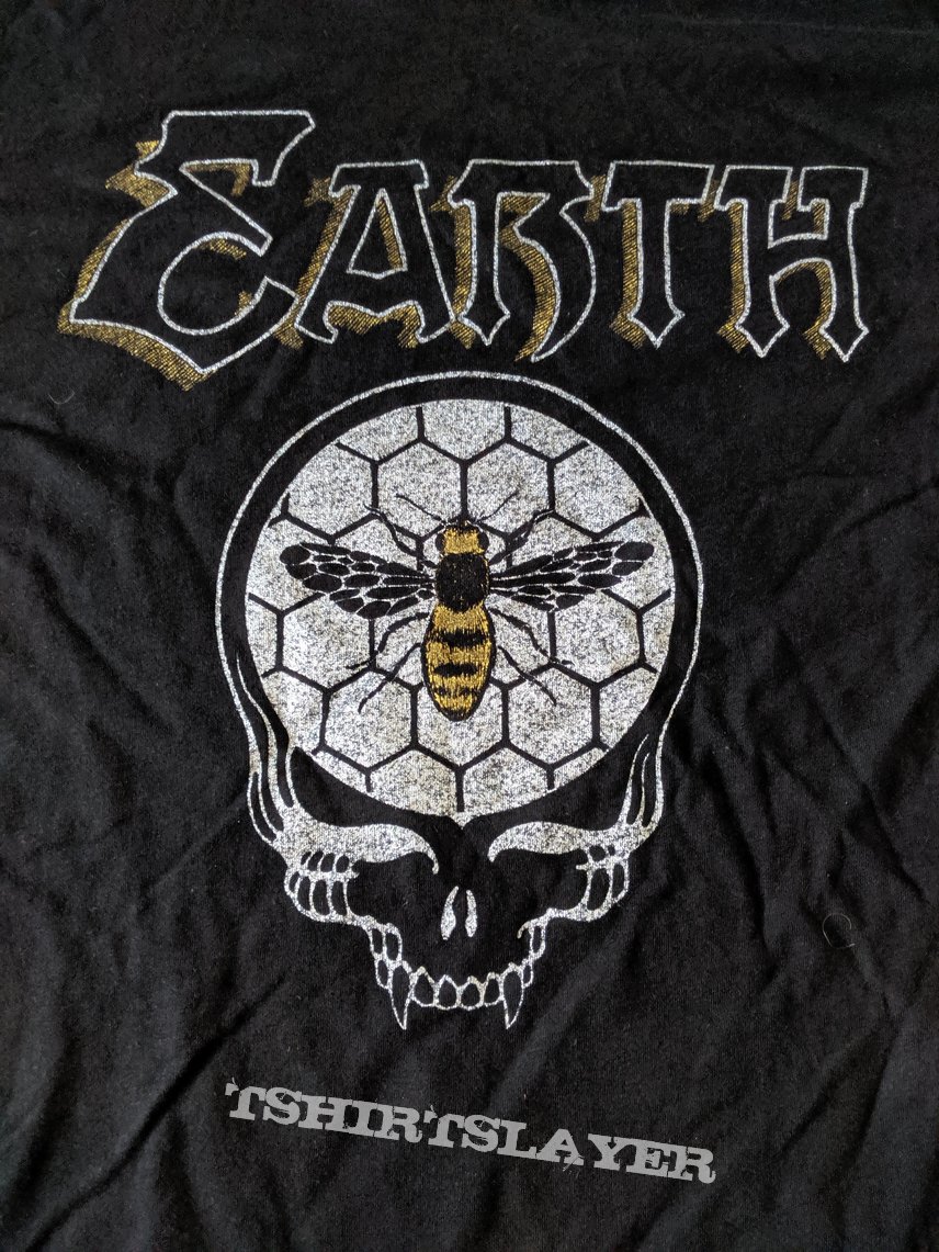 Earth - skull/bee shirt