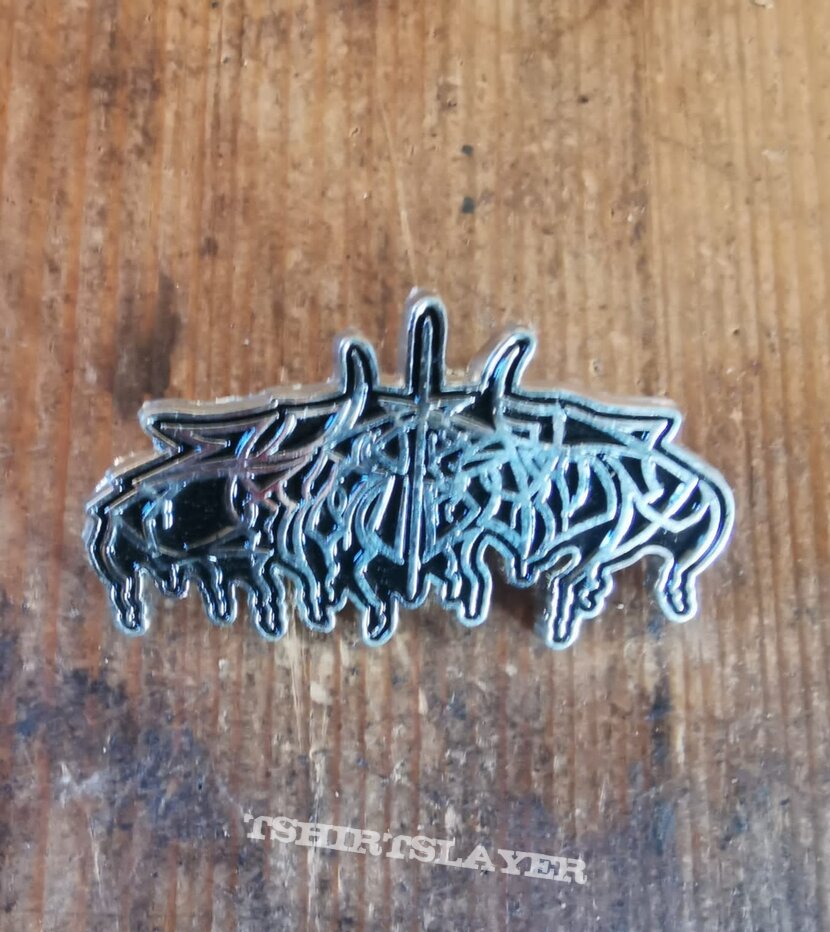 Wolves in the throne room pin