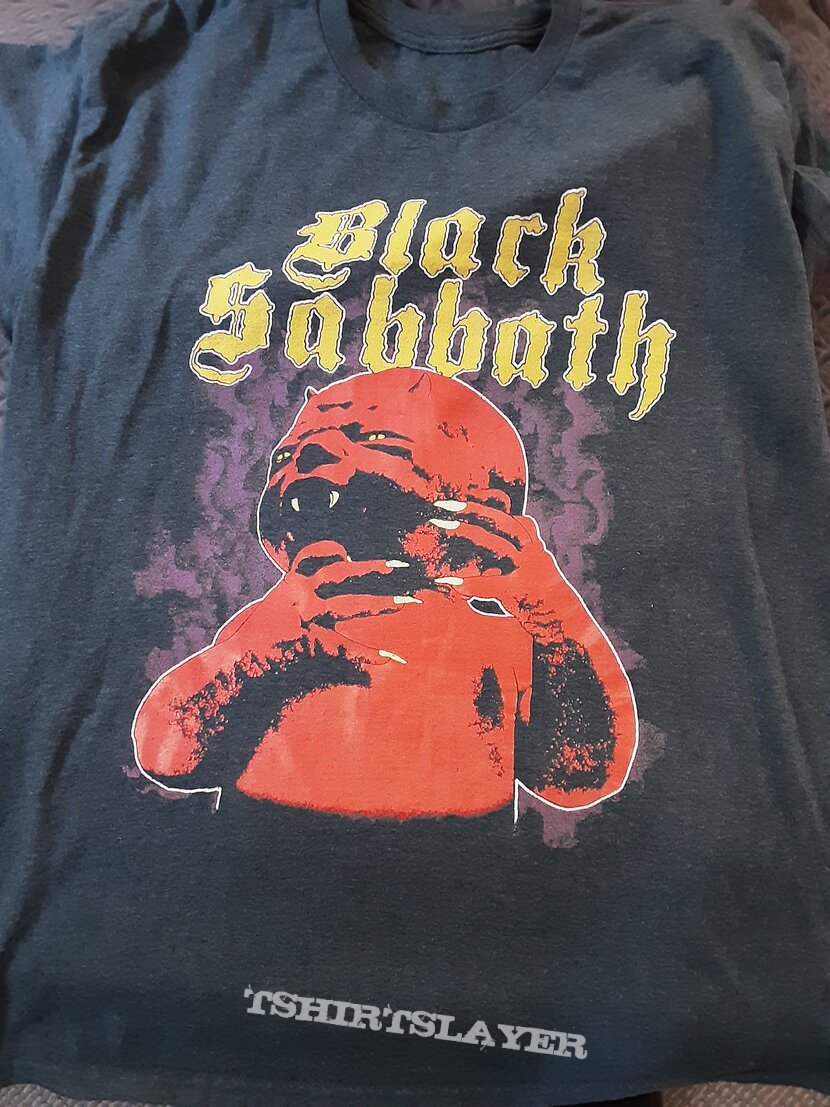 Black Sabbath shirt 