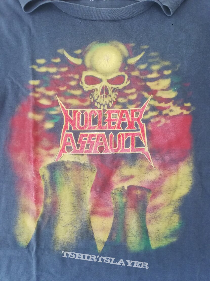 Nuclear assault - survive