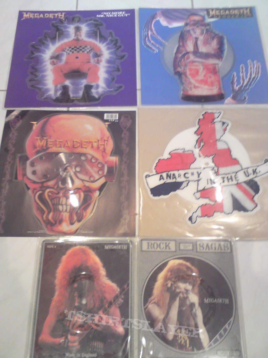 Other Collectable - Megadeth shaped discs