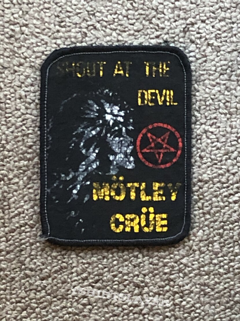 Mötley Crüe Shout at the Devil