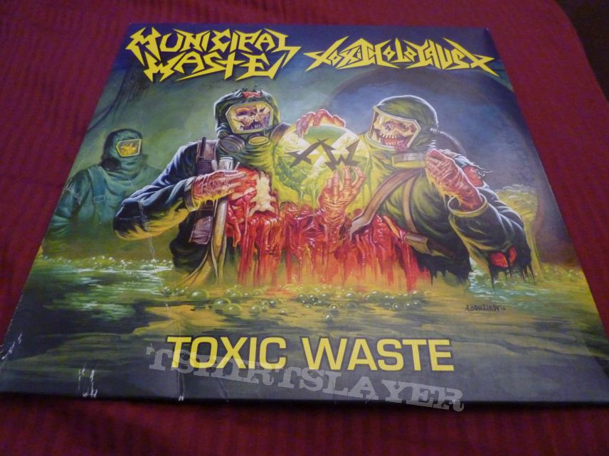 Municipal Waste/Toxic Holocaust &quot;Toxic Waste&quot; Split