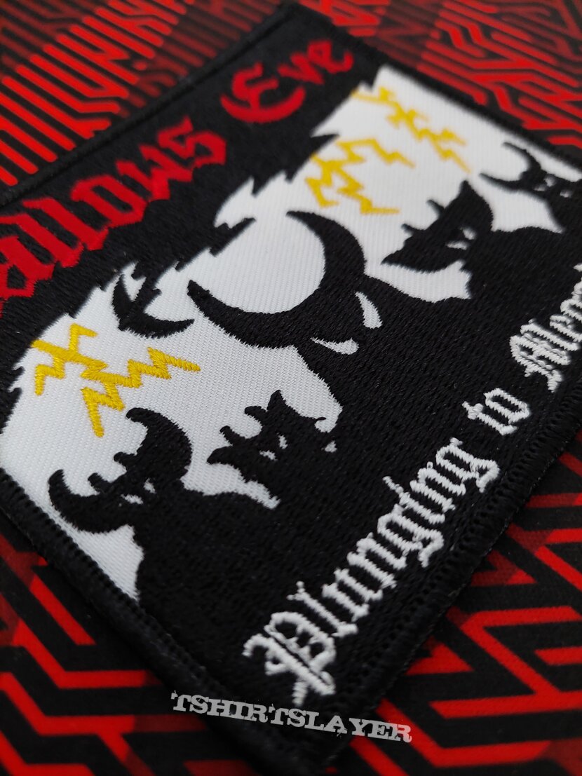Hallows eve-Plunging to megadeath (embroidered patch)