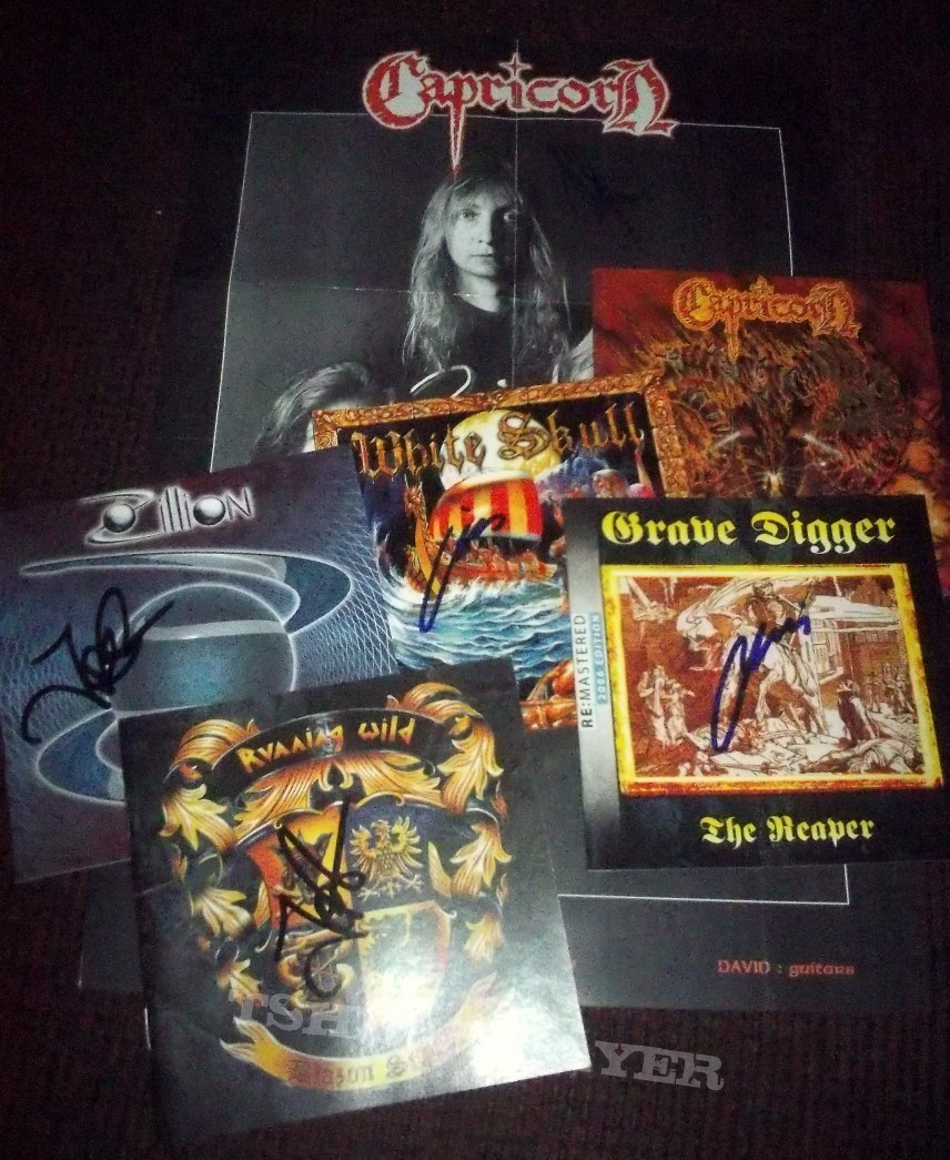 Other Collectable - Signed stuff =)