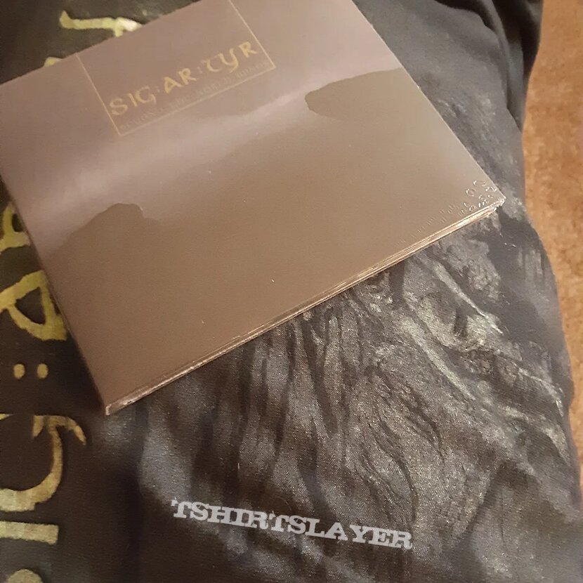 SIG:AR:TYR Cds, shirt, vinyl 