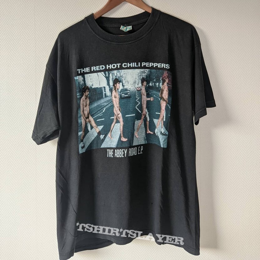 Red Hot Chilli Peppers 90's Red Hot Chili Peppers Abbey Road Tour Europe XL  | TShirtSlayer TShirt and BattleJacket Gallery