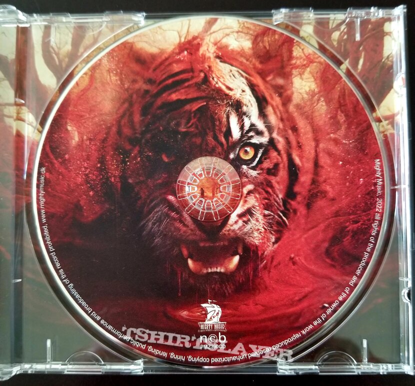 Tygers Of Pan Tang &quot;Bloodlines&quot; CD and Patch