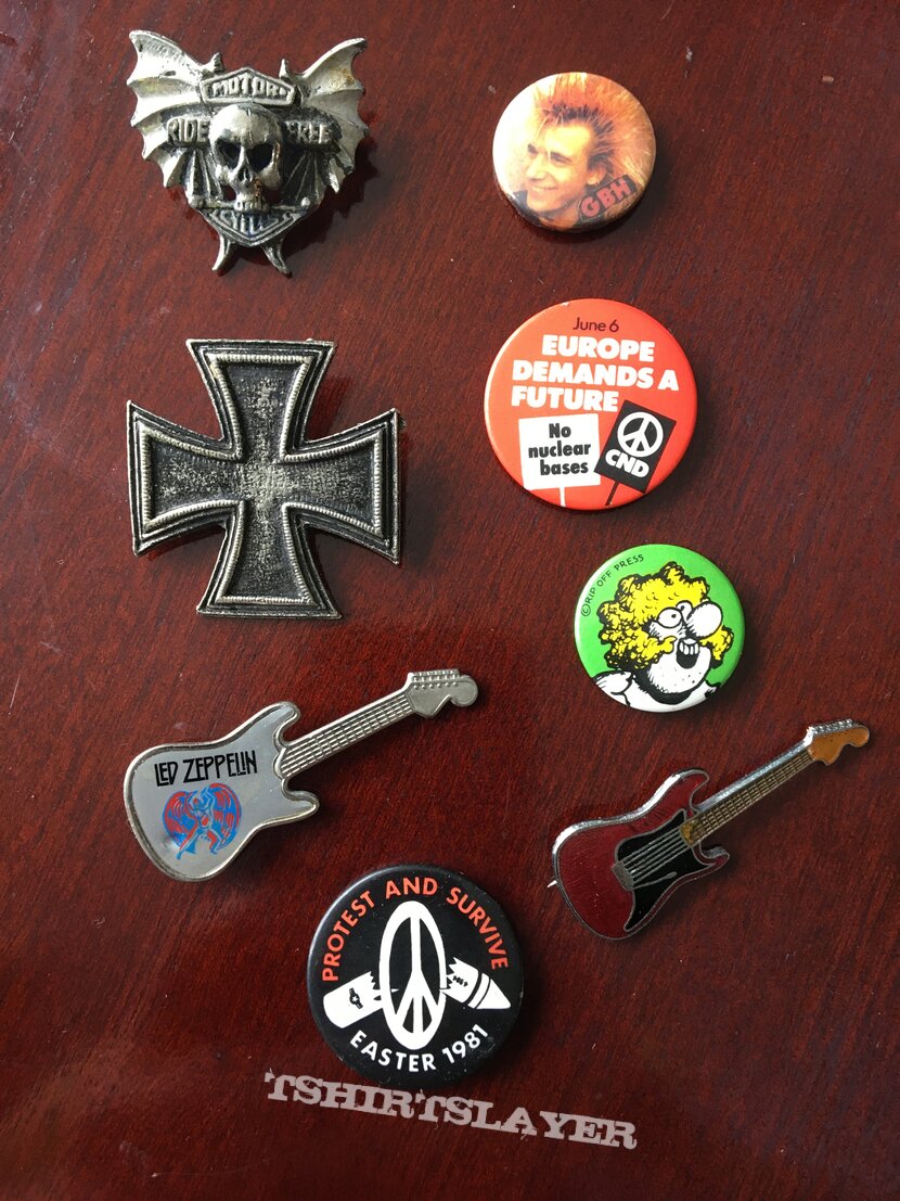 Led Zeppelin and others badges/pins