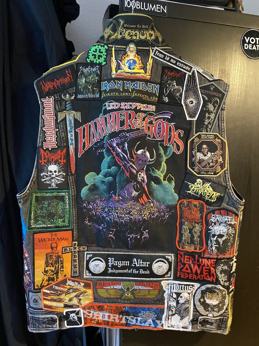 Led Zeppelin Kutte made around my very first backpatch Led Zeppelin Kutte made around my very first backpatch