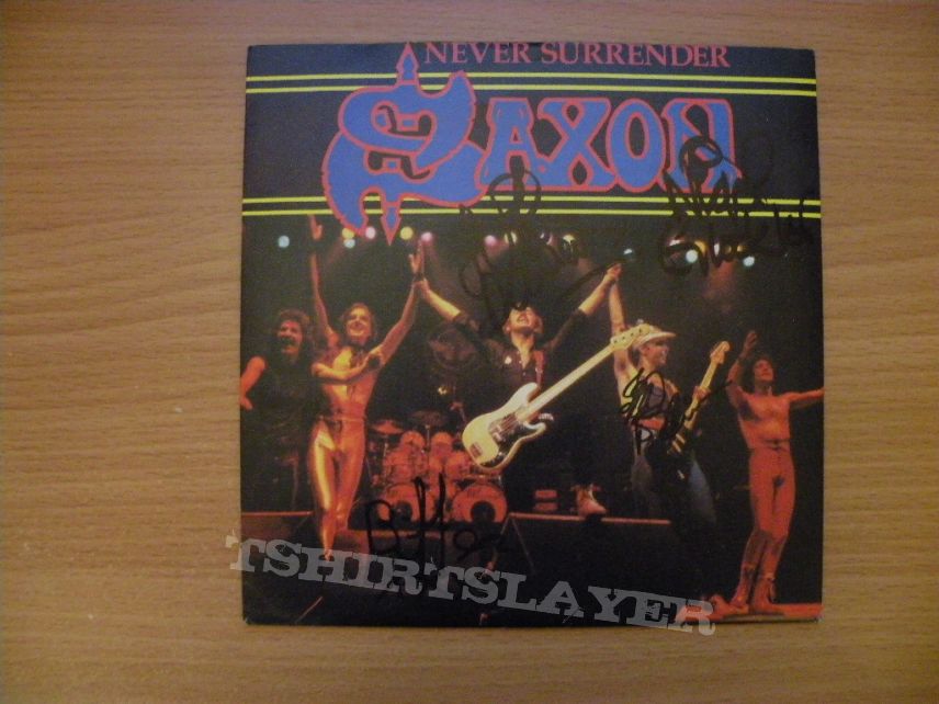 signed Saxon- Never surrender 7&quot; 