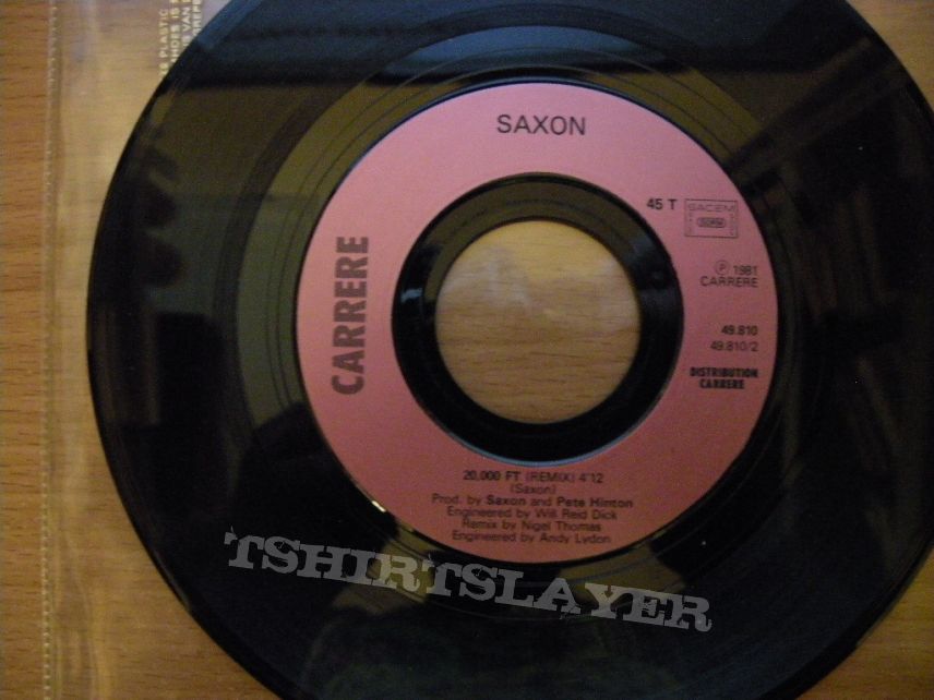 signed Saxon- Never surrender 7&quot; 