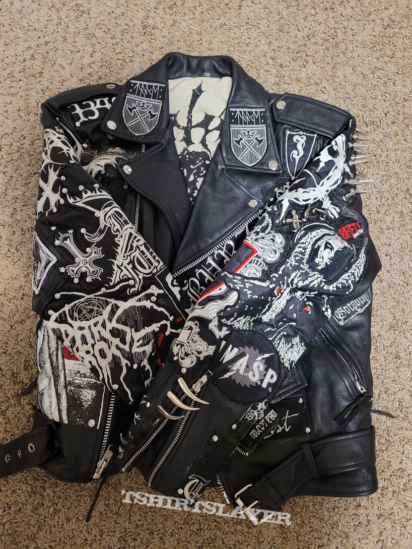 An update to my mainly taake inspired leather jacket 