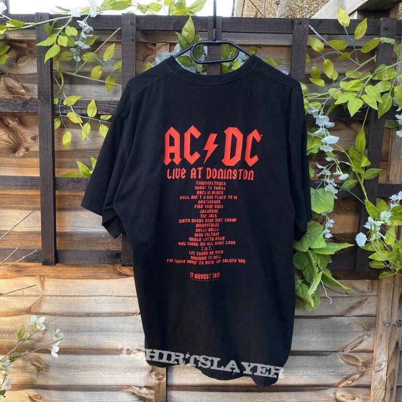 AC/DC live at donnington 2002 black T-shirt medium AC/DC live at donnington 2002 black T-shirt medium