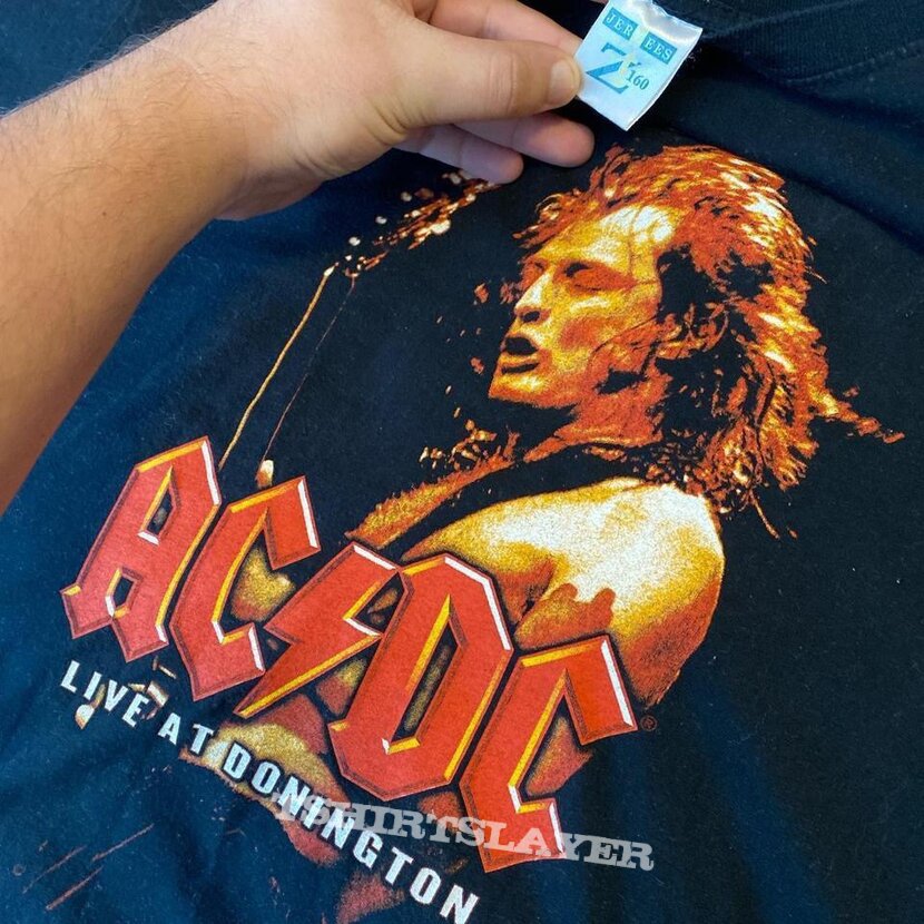 AC/DC live at donnington 2002 black T-shirt medium AC/DC live at donnington 2002 black T-shirt medium