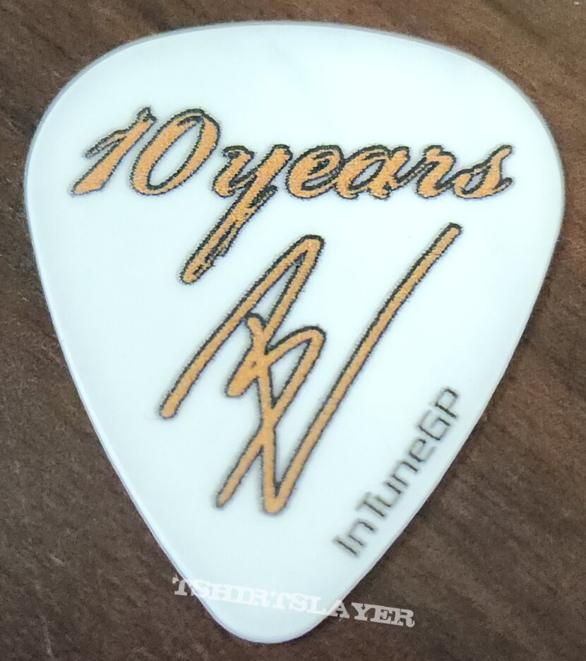 10 Years guitar pick
