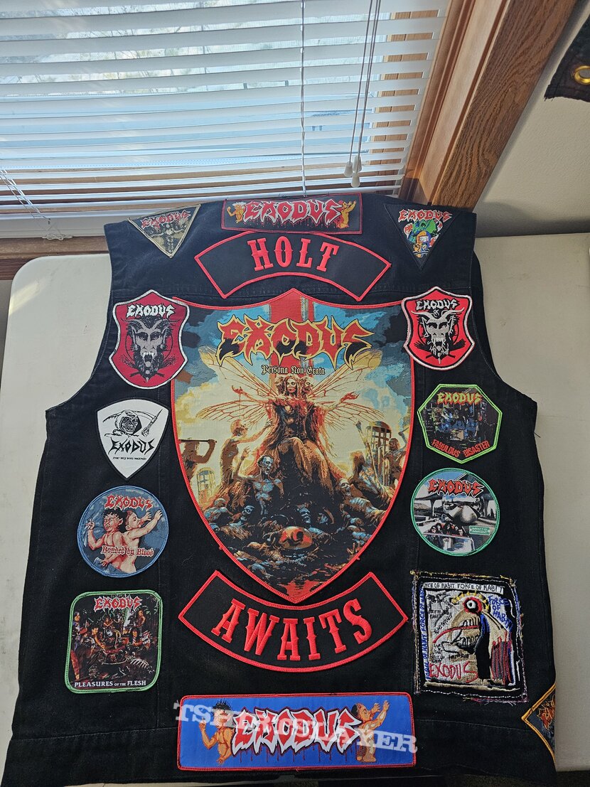 Exodus tribute vest