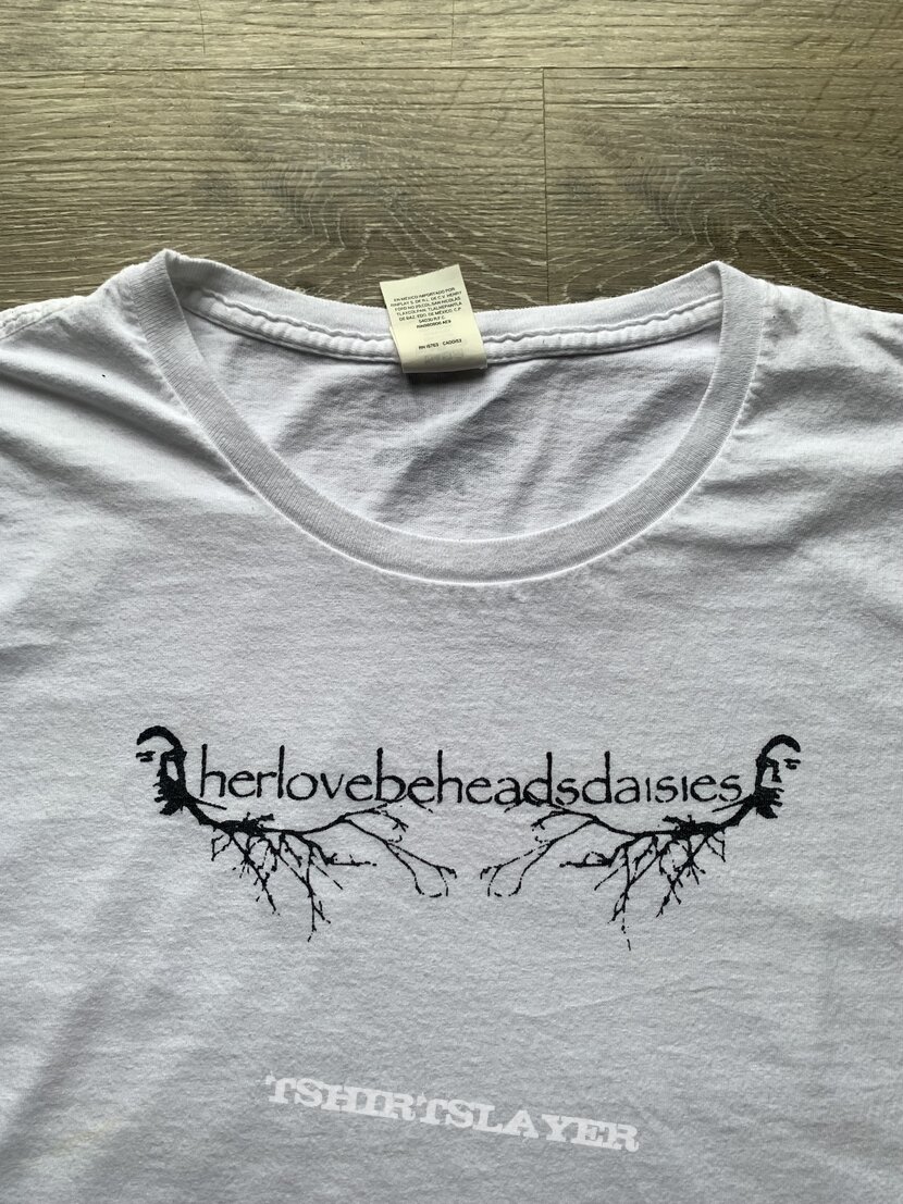 Herlovebeheadsdaisies Tee