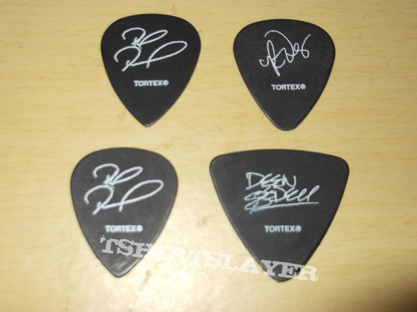 Vio-lence -  Guitar and Bass picks from Phil, Ray and Deen 