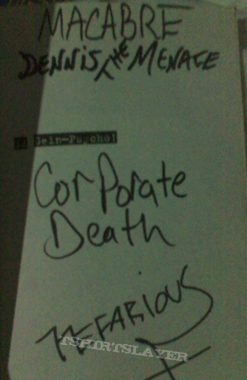 Macabre autographs on Ed Gein-Psycho book