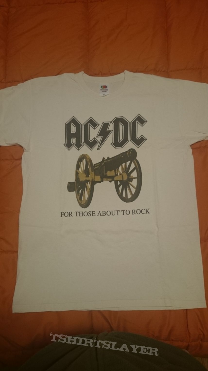 AC/DC &quot;for those about to rock&quot;