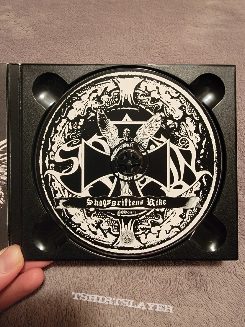 Graveland New CD acquisitions from KVLT and the tents at Steelfest Graveland New CD acquisitions from KVLT and the tents at Steelfest